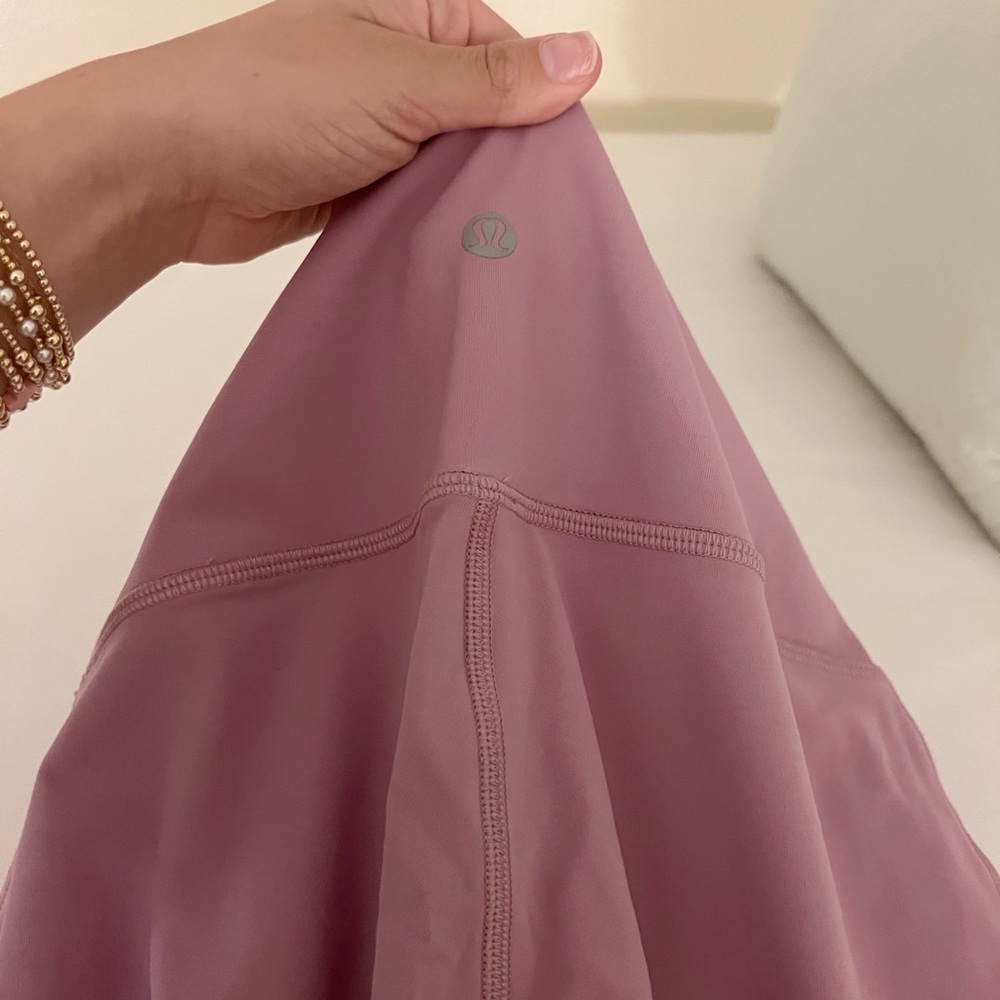 lululemon leggings.